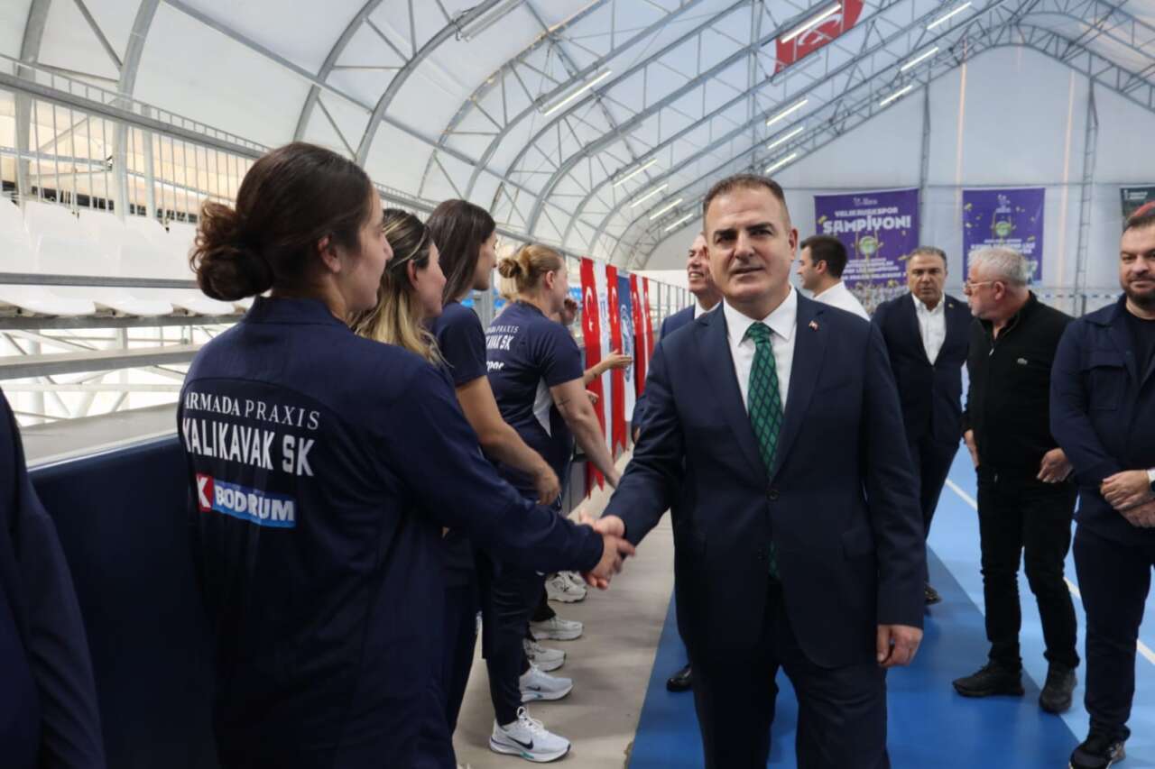 Vali Akbıyık’tan Yalıkavakspor’a Moral Ziyareti 8